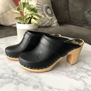 Swedish Hasbeens Black Toffel Clogs